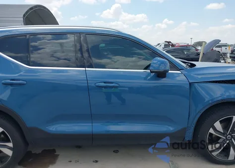 2023 Volvo Xc40 B5 Ultimate Bright Theme z USA, uszkodzony, nr VIN YV4L12UF8P2085671